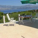 Ujoli * Splitska