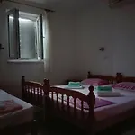 Ujoli Splitska