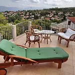 Ujoli Villa *