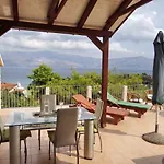 Villa Ujoli *