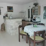 Ujoli *