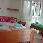 Ujoli