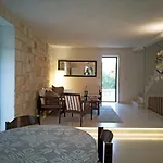 Villa Ujoli *