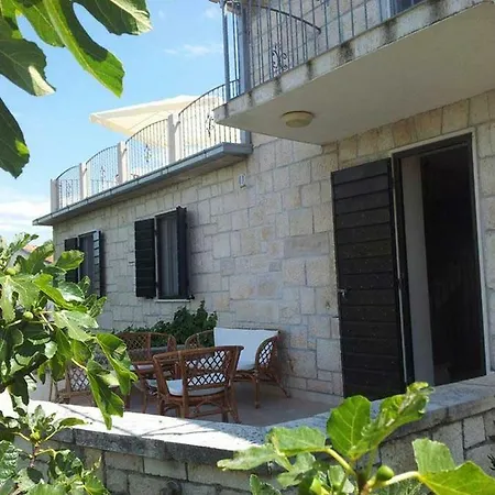Villa Ujoli