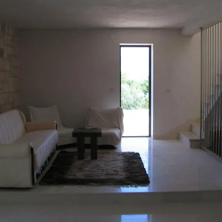 Ujoli Villa