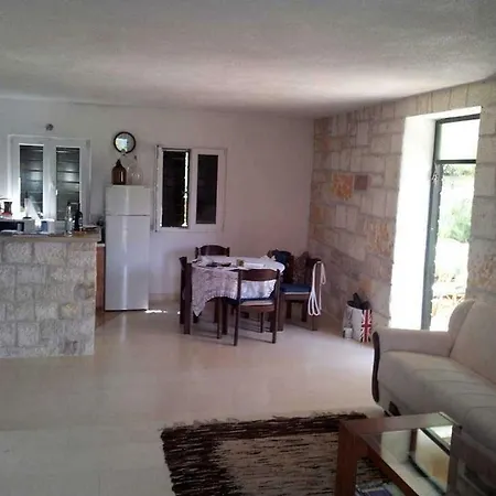 Ujoli Villa