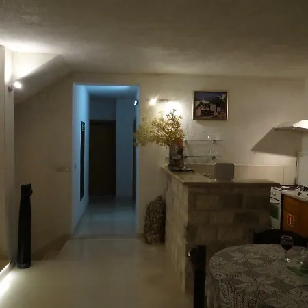 Ujoli Villa Splitska