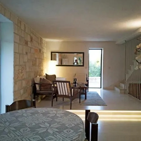 Villa Ujoli *