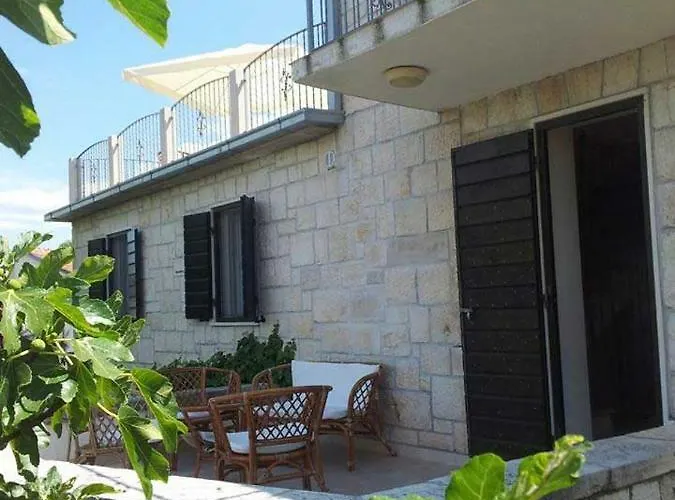Villa Ujoli