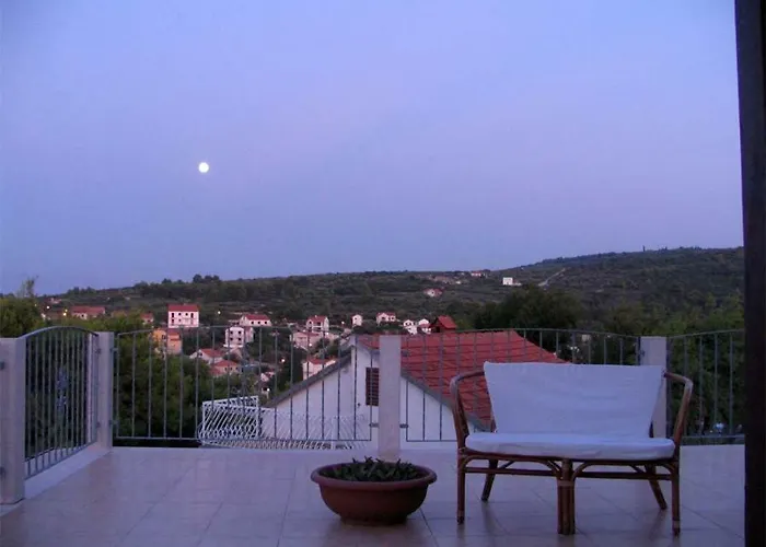 Ujoli Villa Splitska