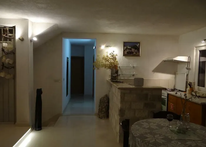 Ujoli Villa Splitska