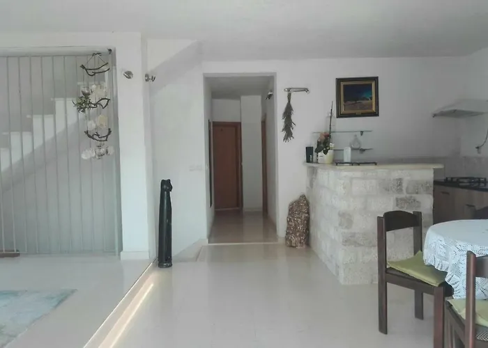 Ujoli Villa Splitska