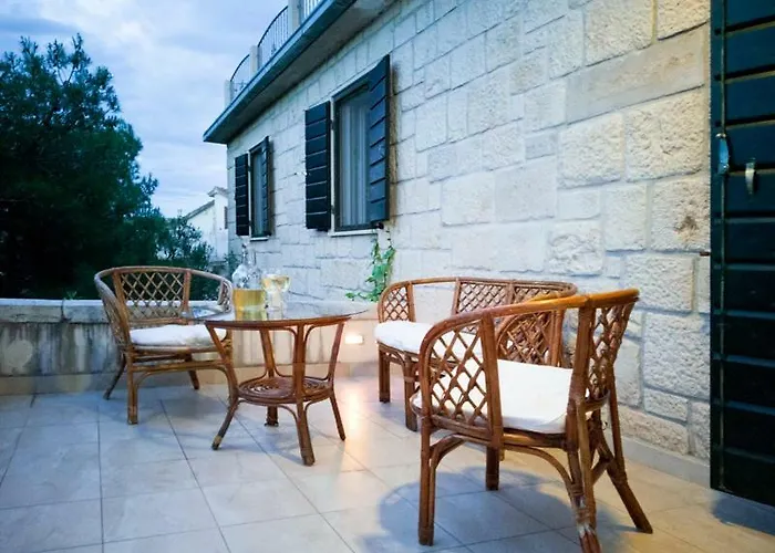 Ujoli Villa Splitska