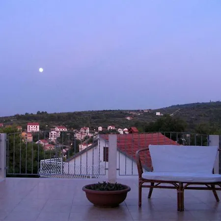 Ujoli Villa Splitska